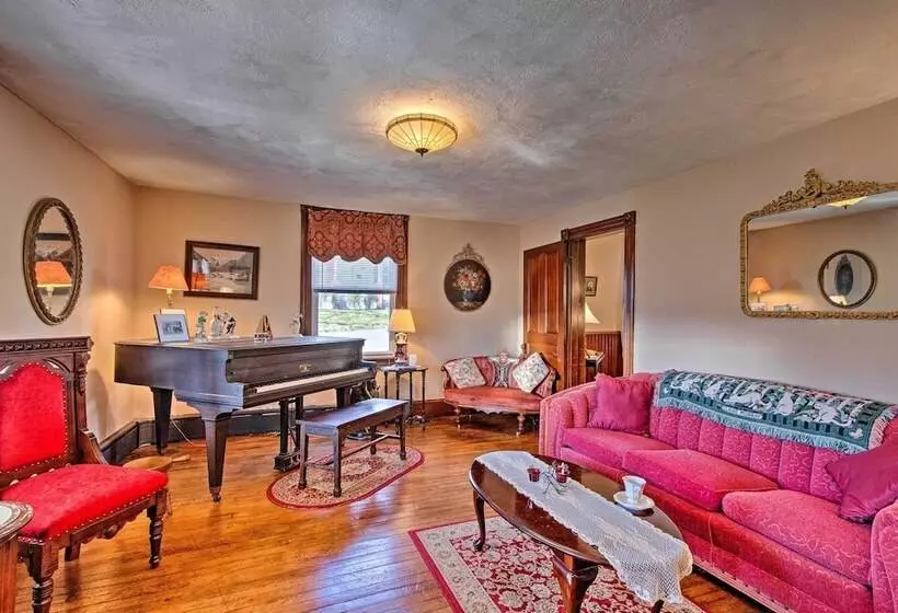 Victorian Home W/ Porch: 6 Mi To Hickory Run Park!