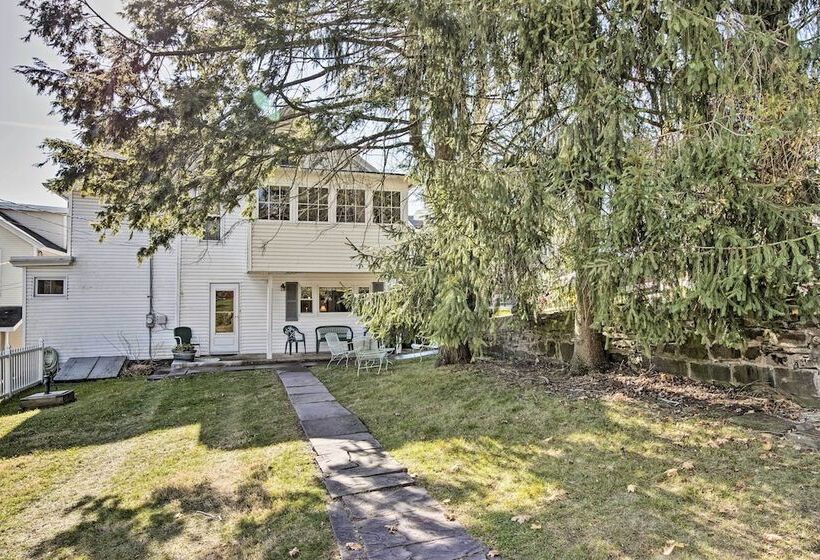 Victorian Home W/ Porch: 6 Mi To Hickory Run Park!