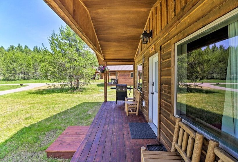 Cozy Cabin W/ Fire Pit & Bbq: 7mi To West Glacier!