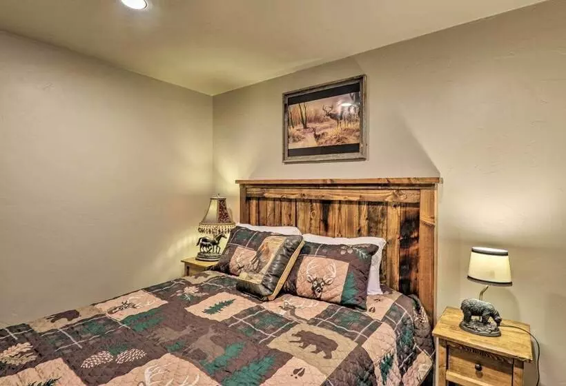 Cozy Cabin W/ Fire Pit & Bbq: 7mi To West Glacier!