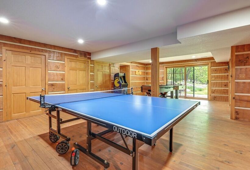 Custom Built Clarklake Cabin: Sauna & Cold Plunge!