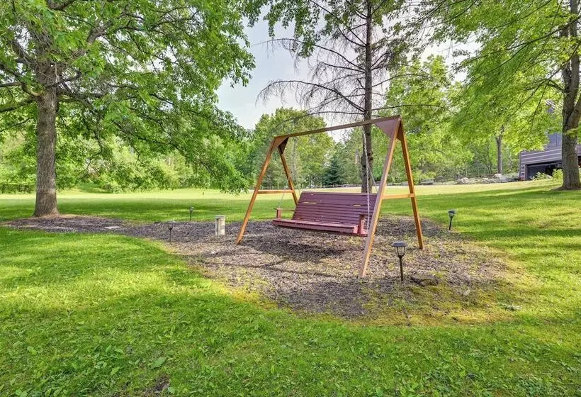 Custom Built Clarklake Cabin: Sauna & Cold Plunge!