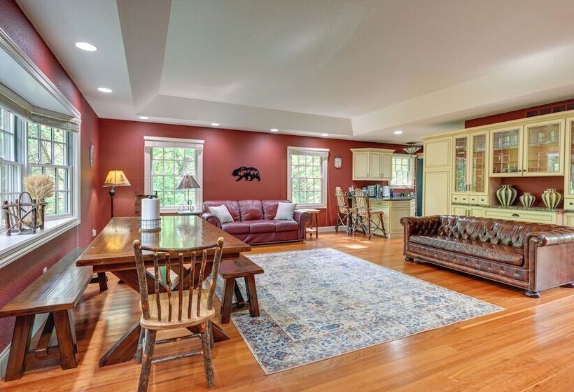 Custom Built Clarklake Cabin: Sauna & Cold Plunge!