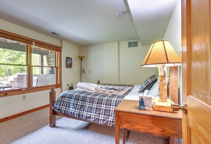 Custom Built Clarklake Cabin: Sauna & Cold Plunge!