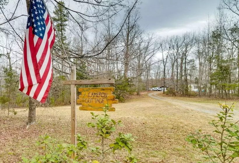 Cozy Louisa Cottage Stay W/ Fire Pit!