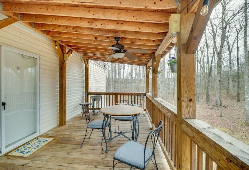 Cozy Louisa Cottage Stay W/ Fire Pit!