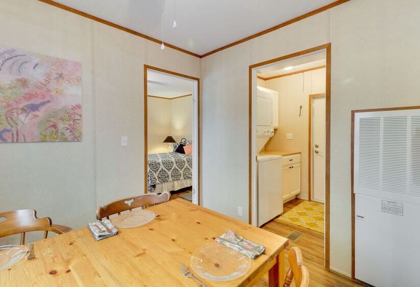 Cozy Louisa Cottage Stay W/ Fire Pit!