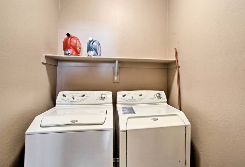 Dog Friendly Arizona Retreat W/ Patio & Grill!