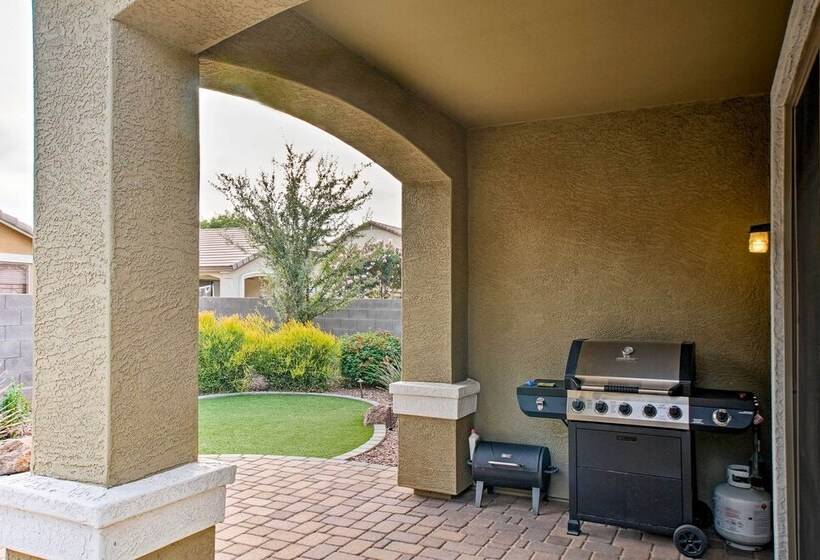 Dog Friendly Arizona Retreat W/ Patio & Grill!