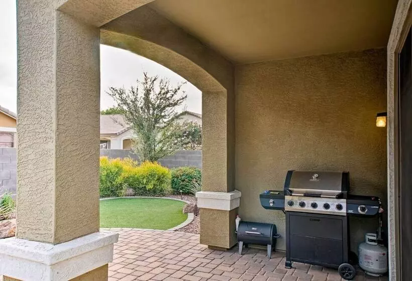 Dog Friendly Arizona Retreat W/ Patio & Grill!