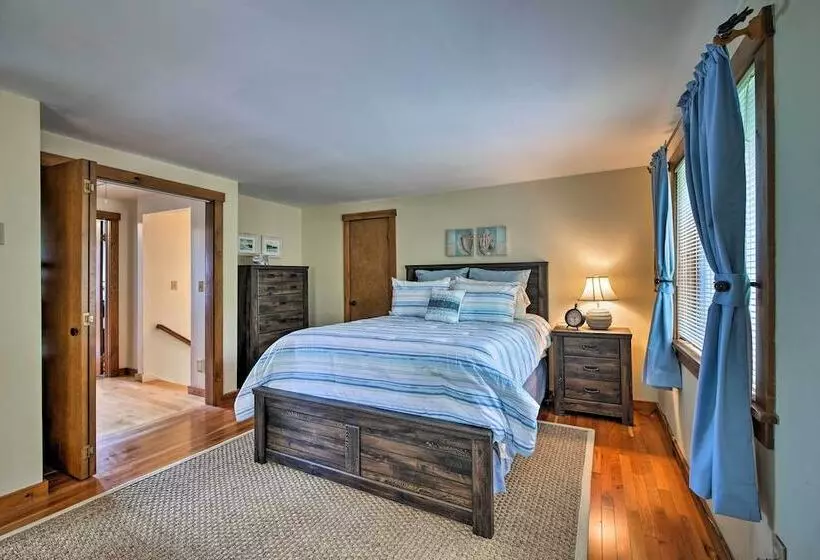 Enchanting Waterfront Sorrento Home W/ Deck!