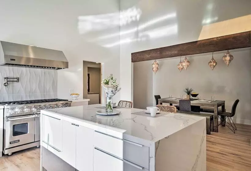 Family Retreat   Private Tennis Court & Game Room