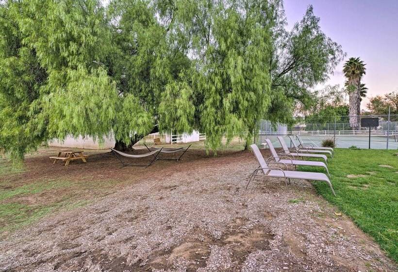 Family Retreat   Private Tennis Court & Game Room