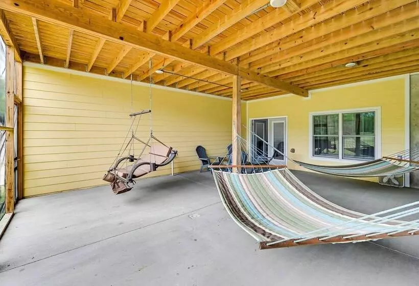 Family Friendly Russell Springs Home W/ Game Room!