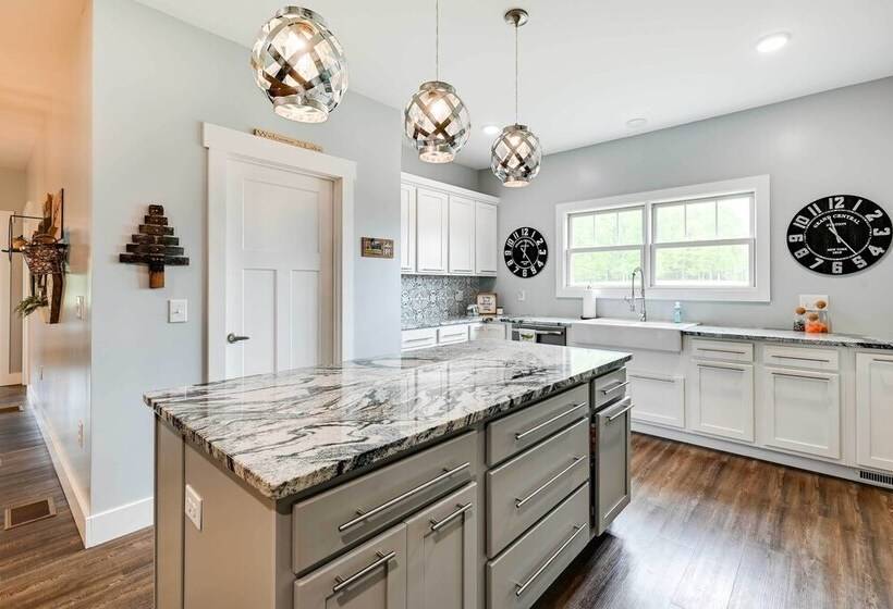 Family Friendly Russell Springs Home W/ Game Room!