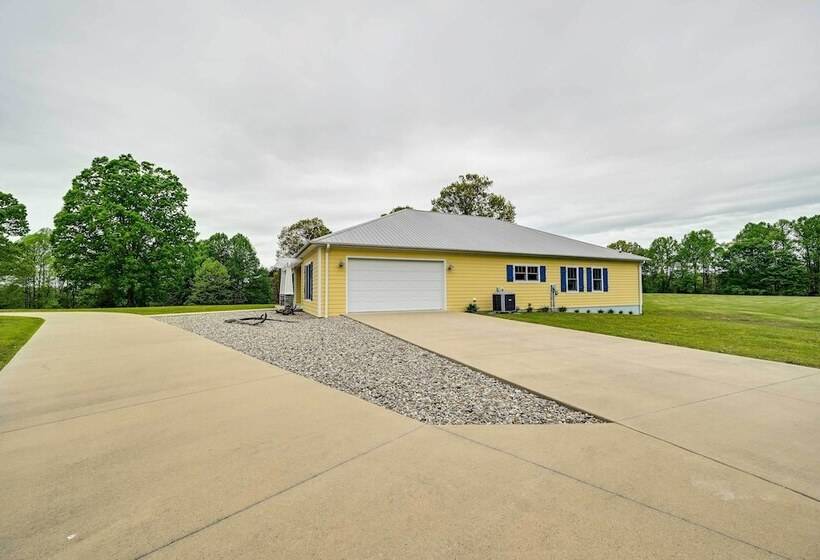 Family Friendly Russell Springs Home W/ Game Room!