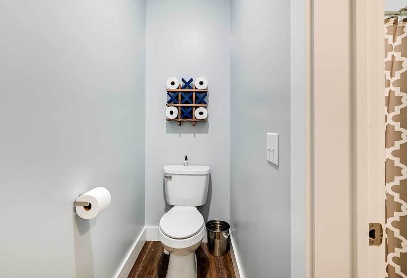 Family Friendly Russell Springs Home W/ Game Room!