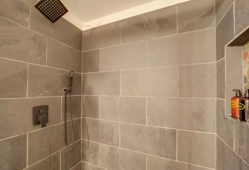 Gorgeous Boone Area Cabin W/ 2 Decks + Fireplaces!