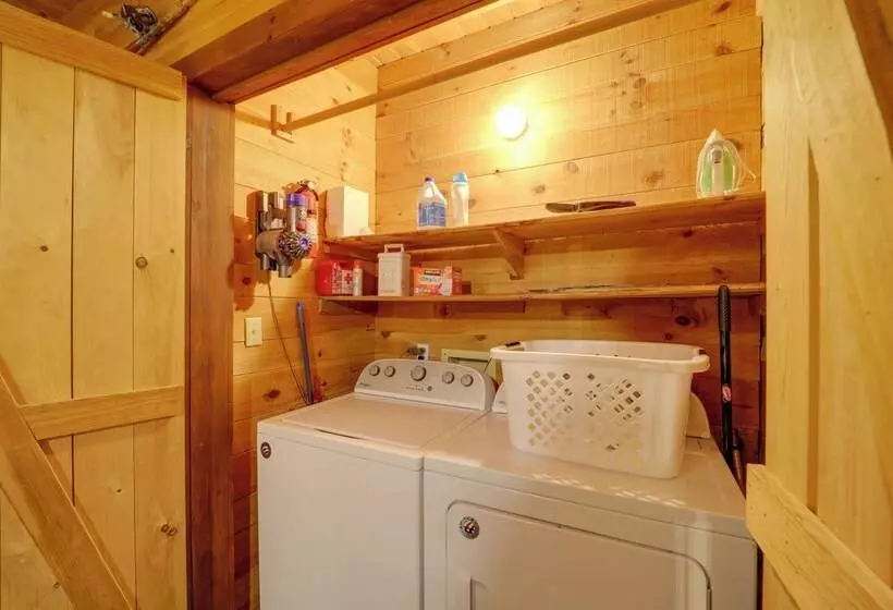 Gorgeous Boone Area Cabin W/ 2 Decks + Fireplaces!