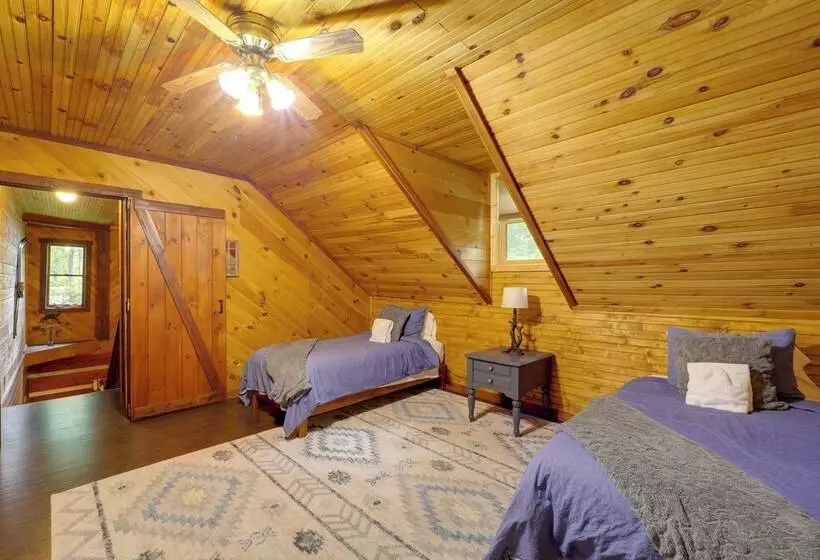 Gorgeous Boone Area Cabin W/ 2 Decks + Fireplaces!