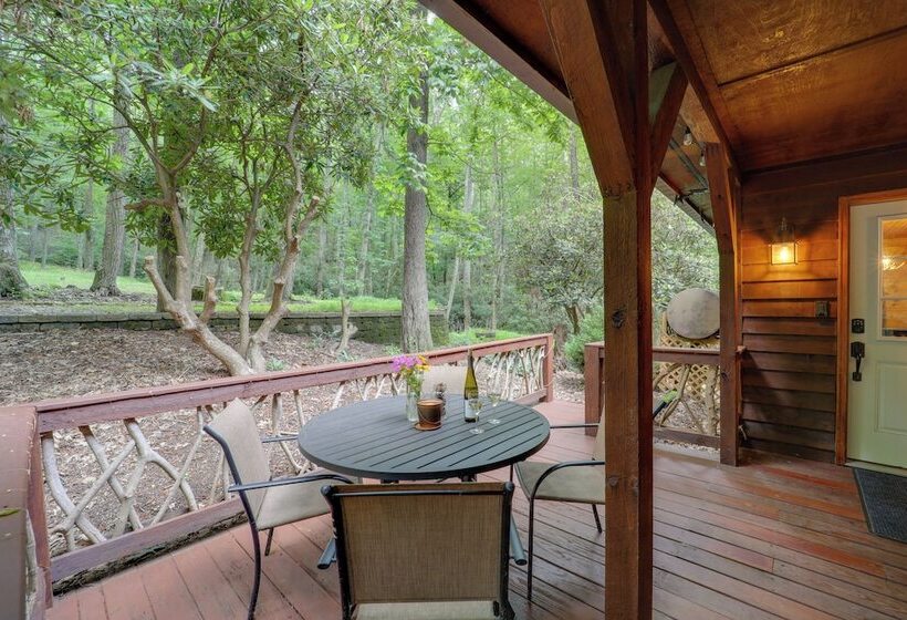 Gorgeous Boone Area Cabin W/ 2 Decks + Fireplaces!