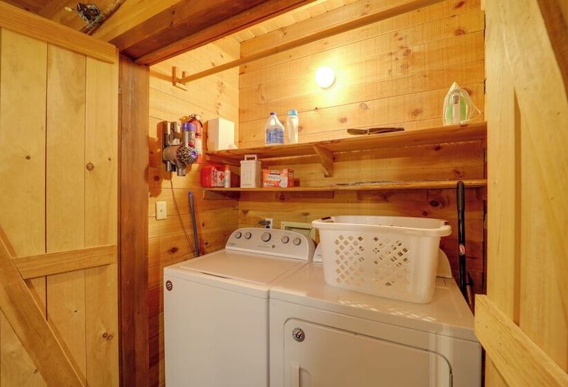 Gorgeous Boone Area Cabin W/ 2 Decks + Fireplaces!