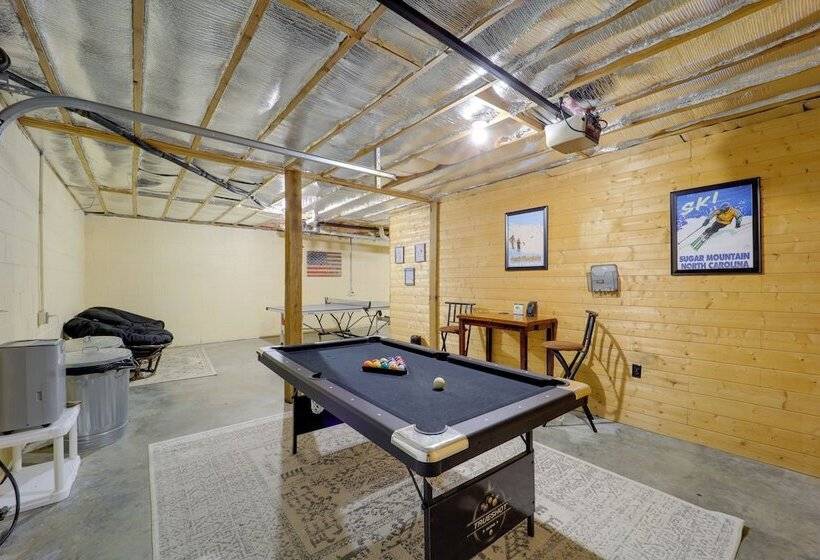 Gorgeous Boone Area Cabin W/ 2 Decks + Fireplaces!