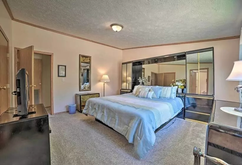 Houghton Lake House W/fire Pit   2 Mi To Trails!