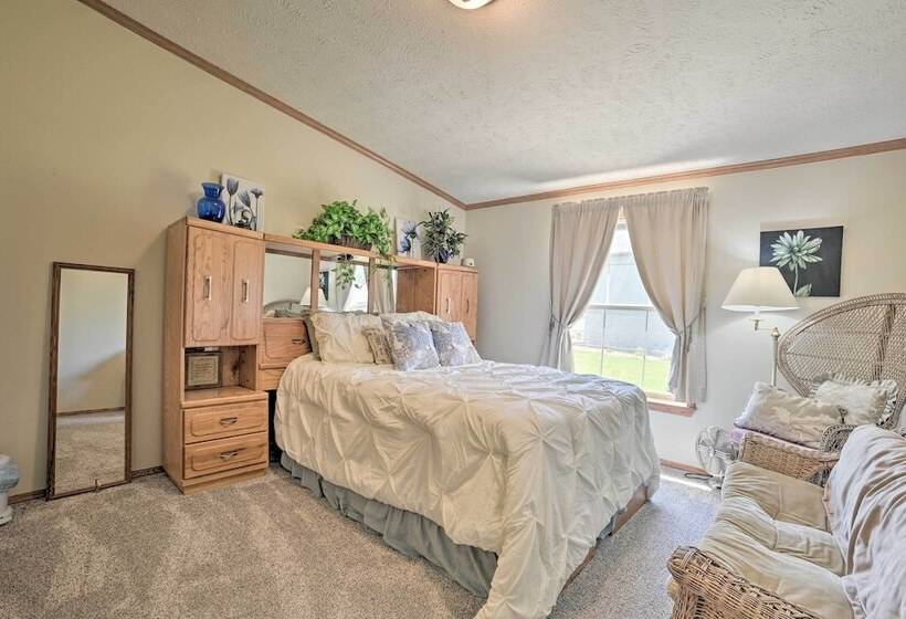 Houghton Lake House W/fire Pit   2 Mi To Trails!