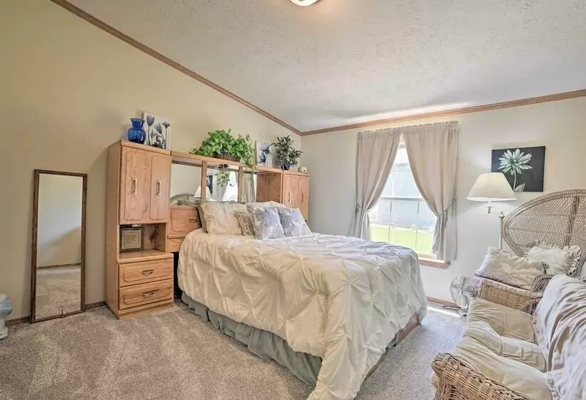 Houghton Lake House W/fire Pit   2 Mi To Trails!