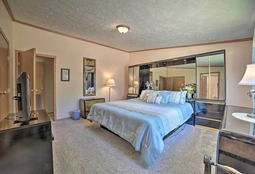 Houghton Lake House W/fire Pit   2 Mi To Trails!