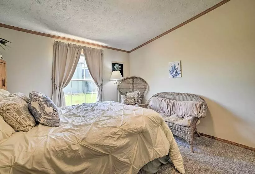 Houghton Lake House W/fire Pit   2 Mi To Trails!