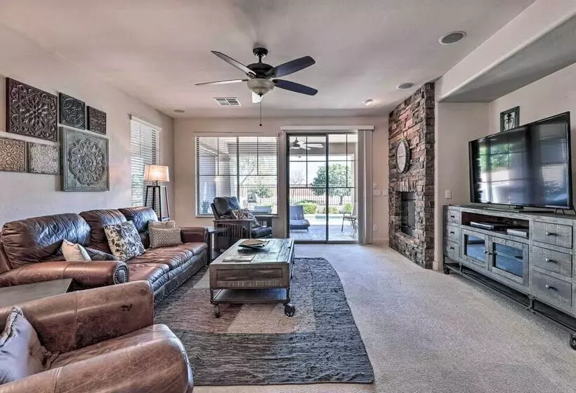 Idyllic Gilbert Abode W/ Private Pool: Near Golf!