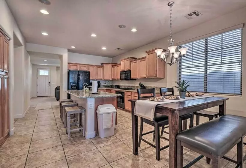 Idyllic Gilbert Abode W/ Private Pool: Near Golf!