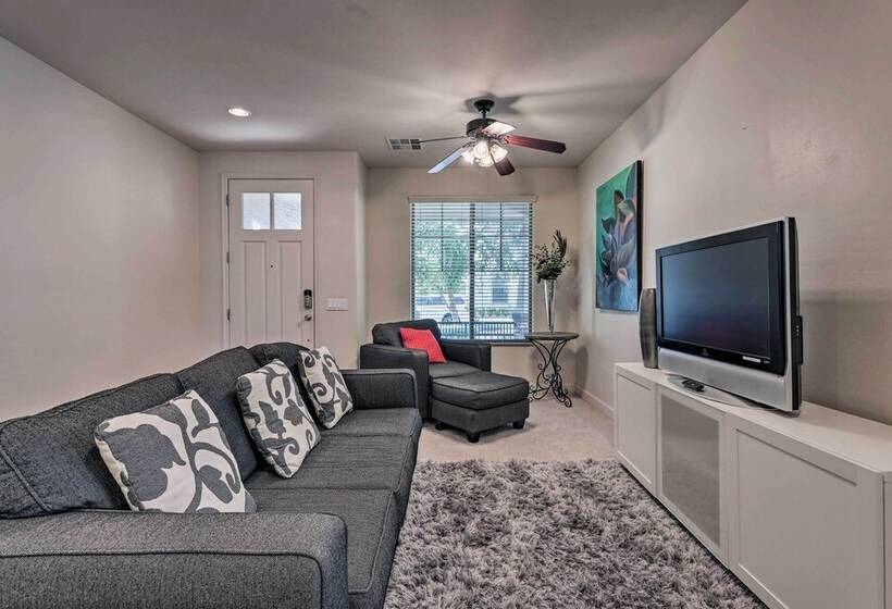 Idyllic Gilbert Abode W/ Private Pool: Near Golf!