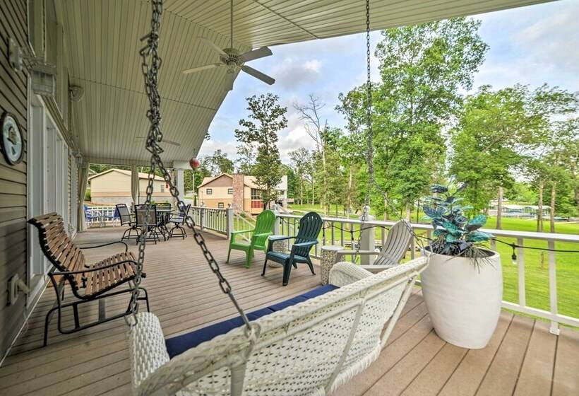 Kentucky Lake House With A Great Outdoor Space!