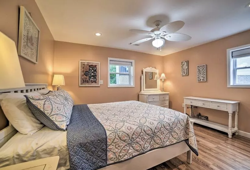 Kentucky Lake House With A Great Outdoor Space!