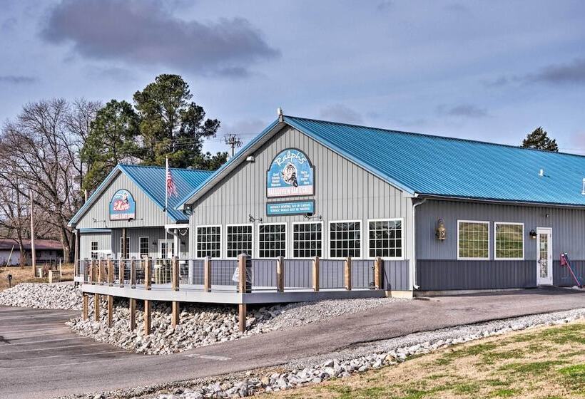 Kentucky Lake House With A Great Outdoor Space!