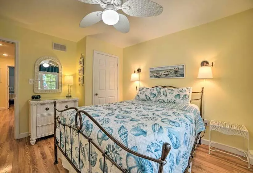 Kentucky Lake House With A Great Outdoor Space!