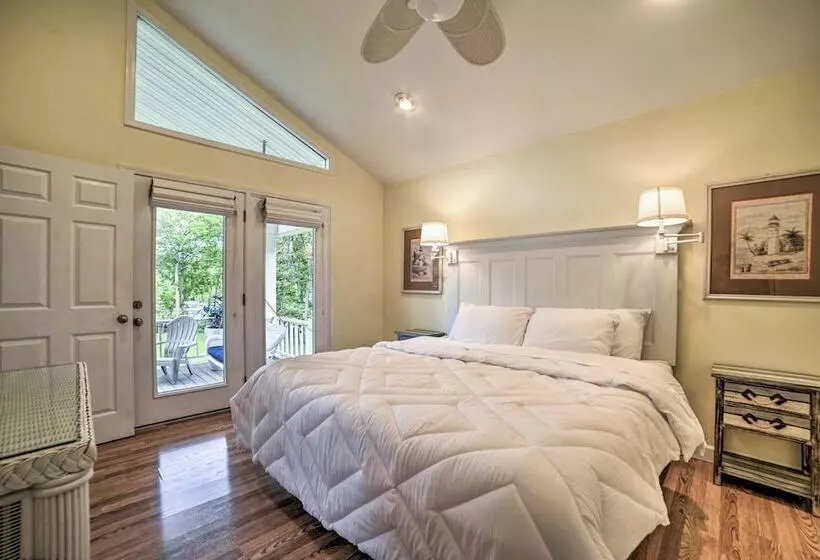 Kentucky Lake House With A Great Outdoor Space!