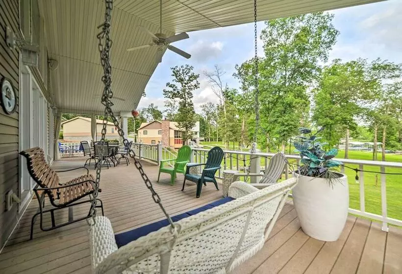 Kentucky Lake House With A Great Outdoor Space!