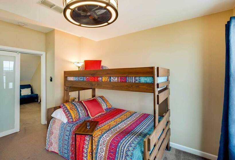 Lake Granbury Fishing Escape W/ Dock & Kayaks!