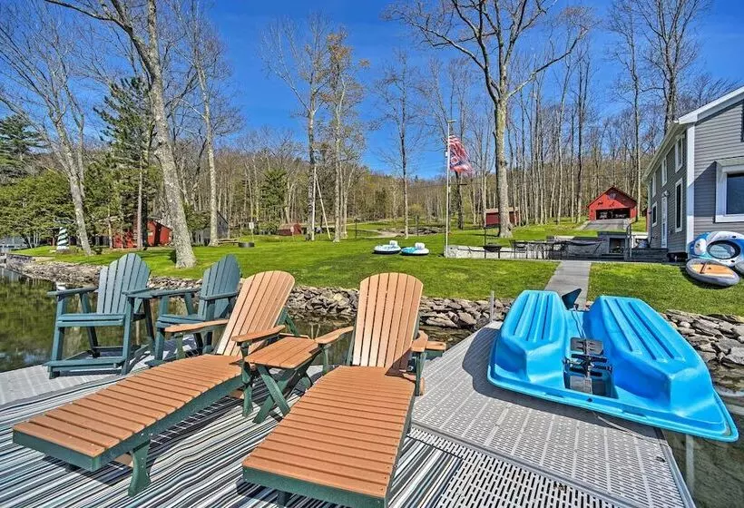 Lakeside Milford Home W/ Fire Pit & Paddleboat