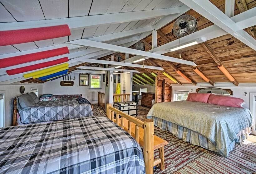 Lakeside Milford Home W/ Fire Pit & Paddleboat