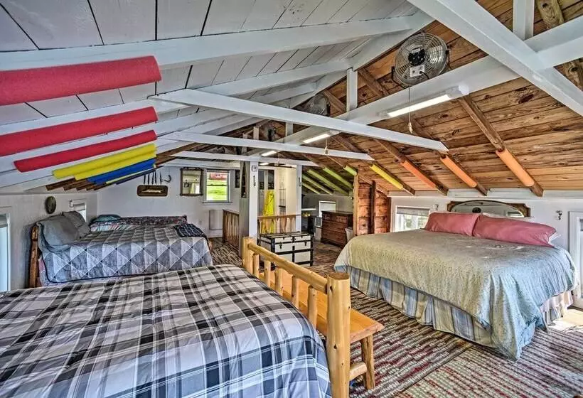 Lakeside Milford Home W/ Fire Pit & Paddleboat