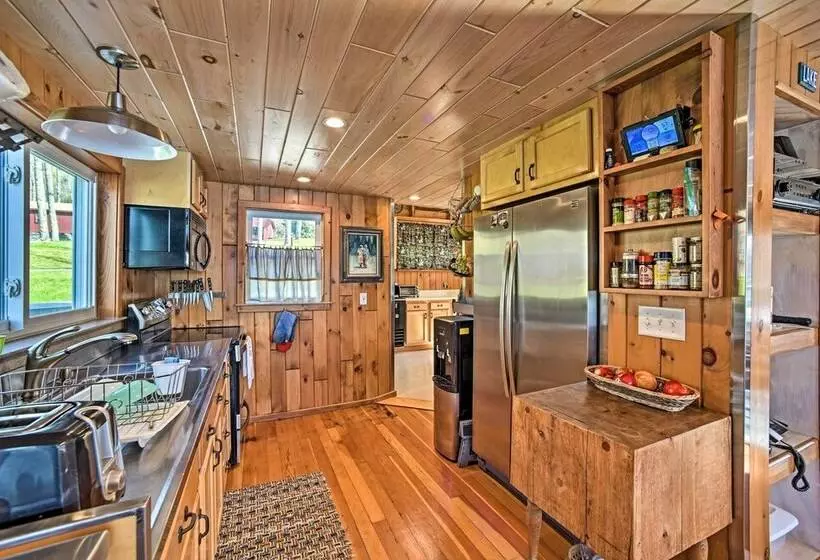 Lakeside Milford Home W/ Fire Pit & Paddleboat