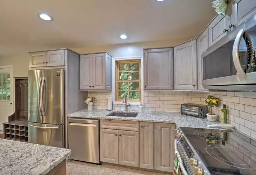 Golf & Resort Amenities: Newland Mountain Cabin