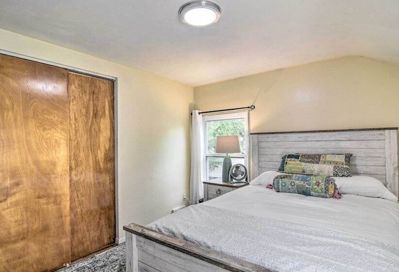 Lovely Buffalo Home, 21 Mi To Niagara Falls