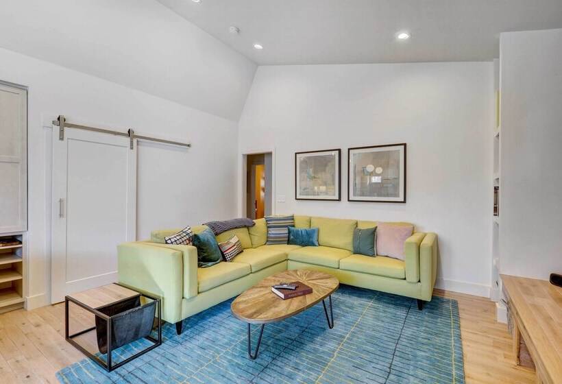 Fireplace & Deck: Modern Cabin In Grand Lake!