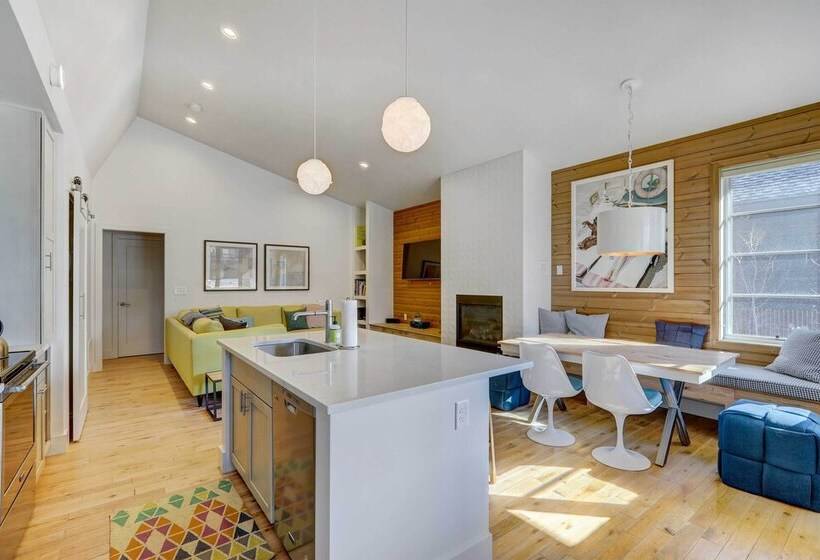 Fireplace & Deck: Modern Cabin In Grand Lake!